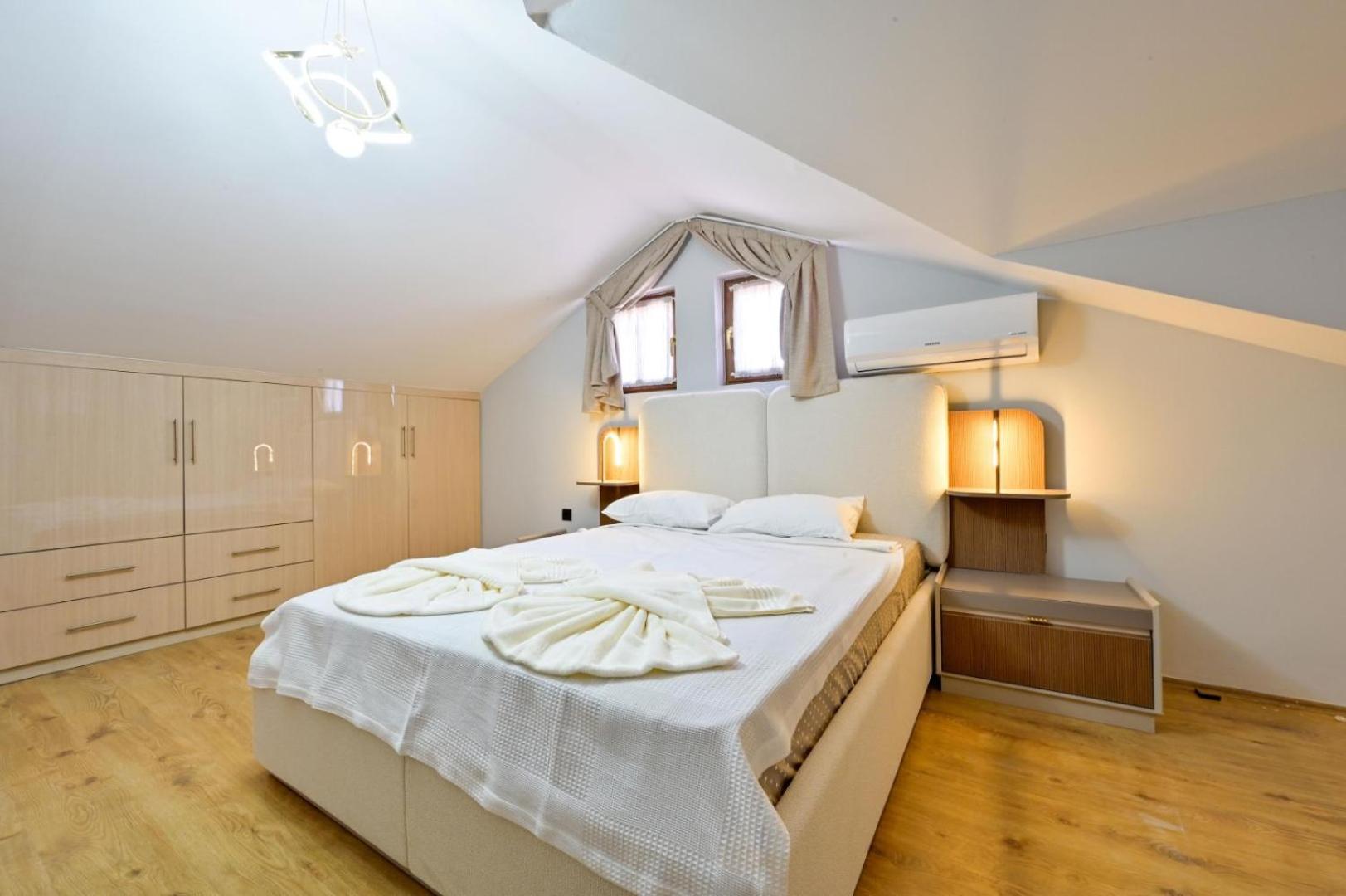 Kalamos Private For 10 People In Hisaroenue
