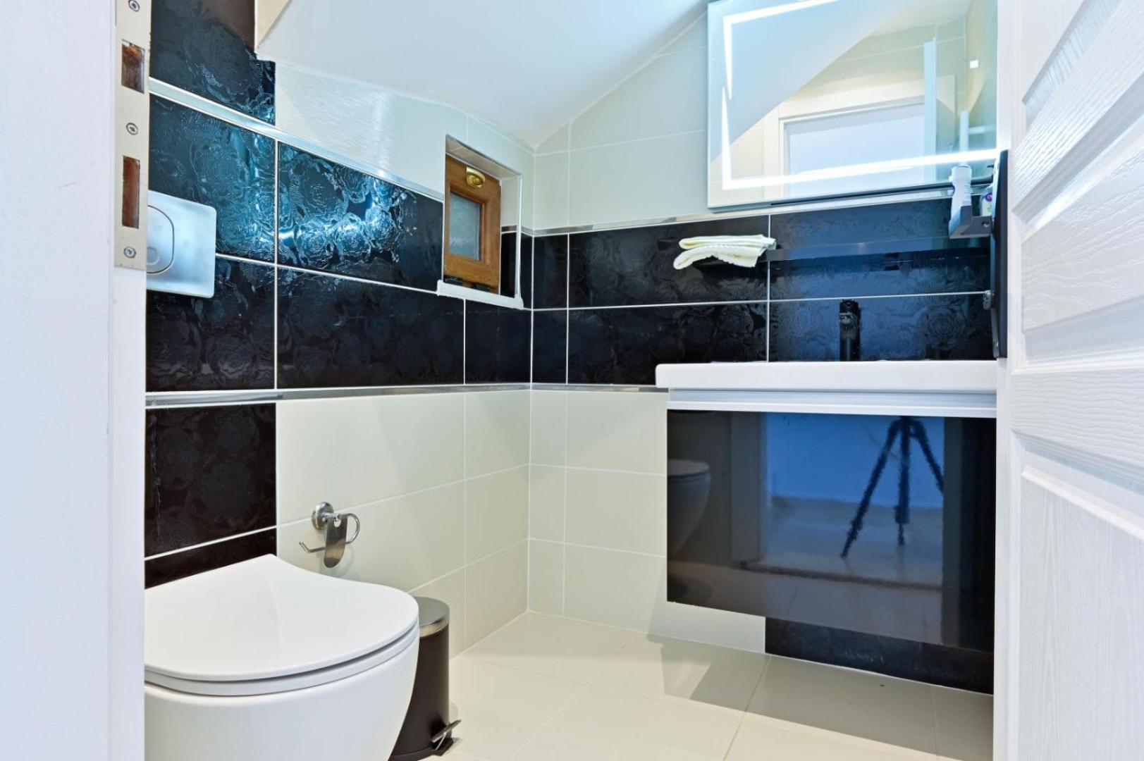 Kalamos Private For 10 People In Hisaroenue Villa