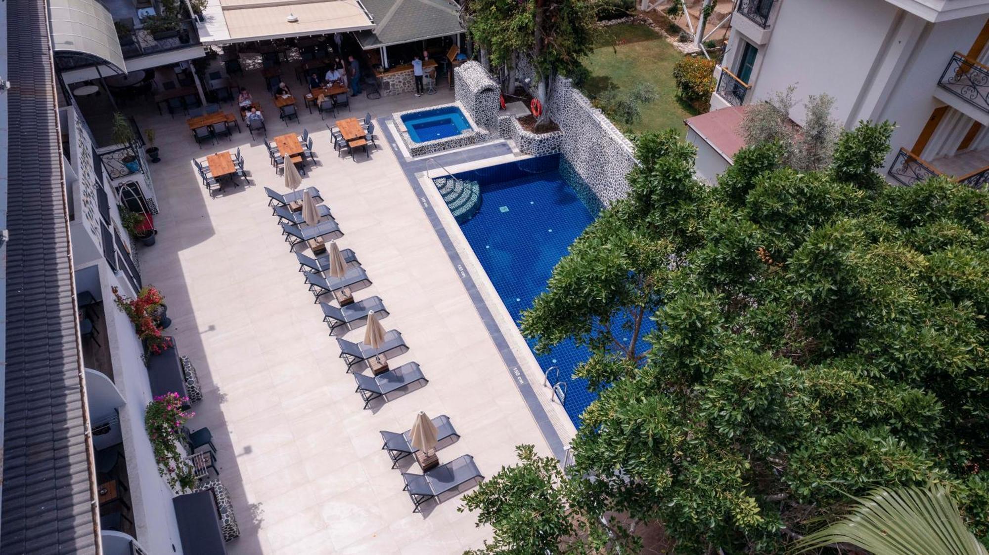 Tonoz Otel 3*