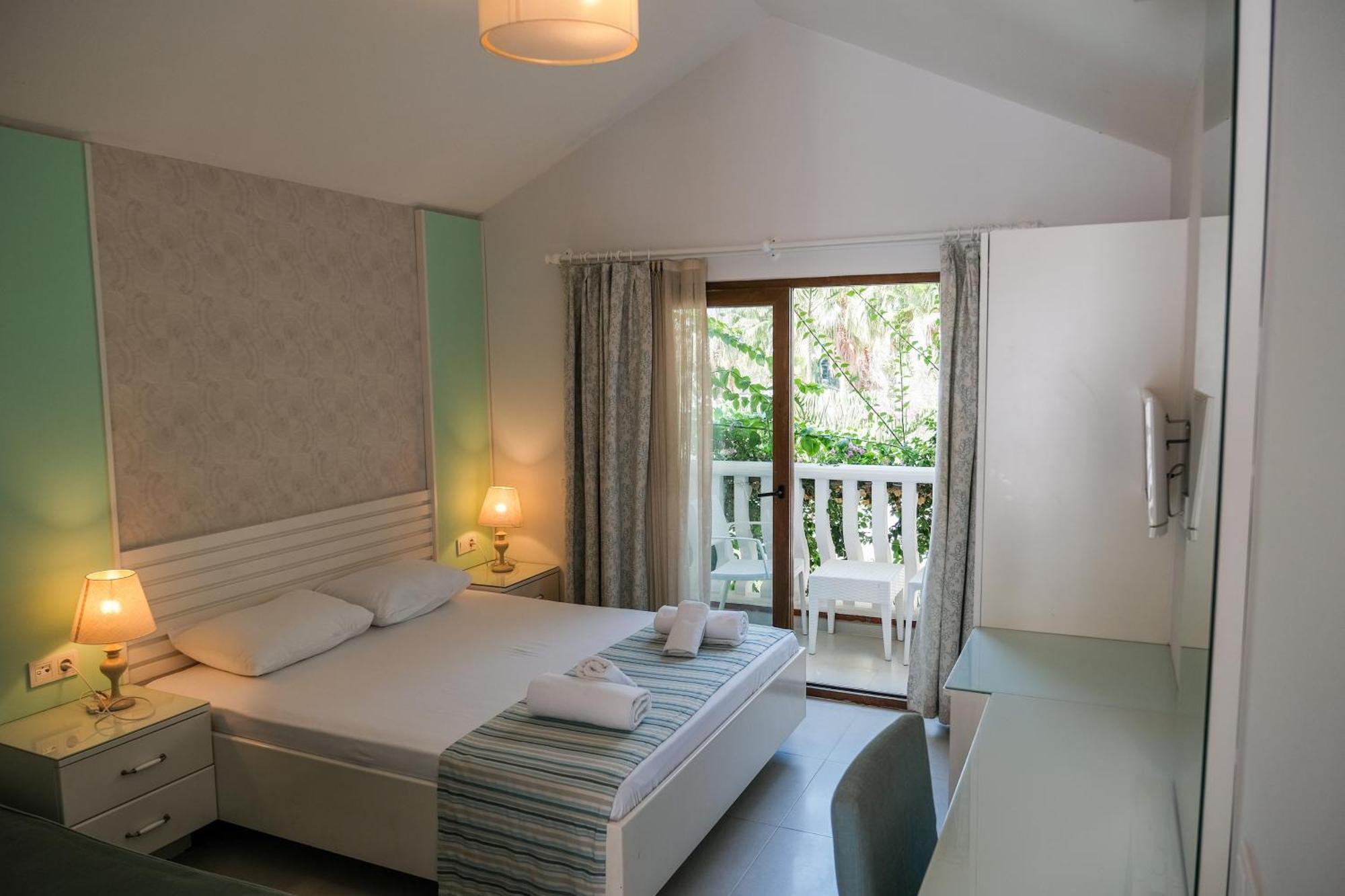 Flamingo & - Pet Friendly Hotel 3*