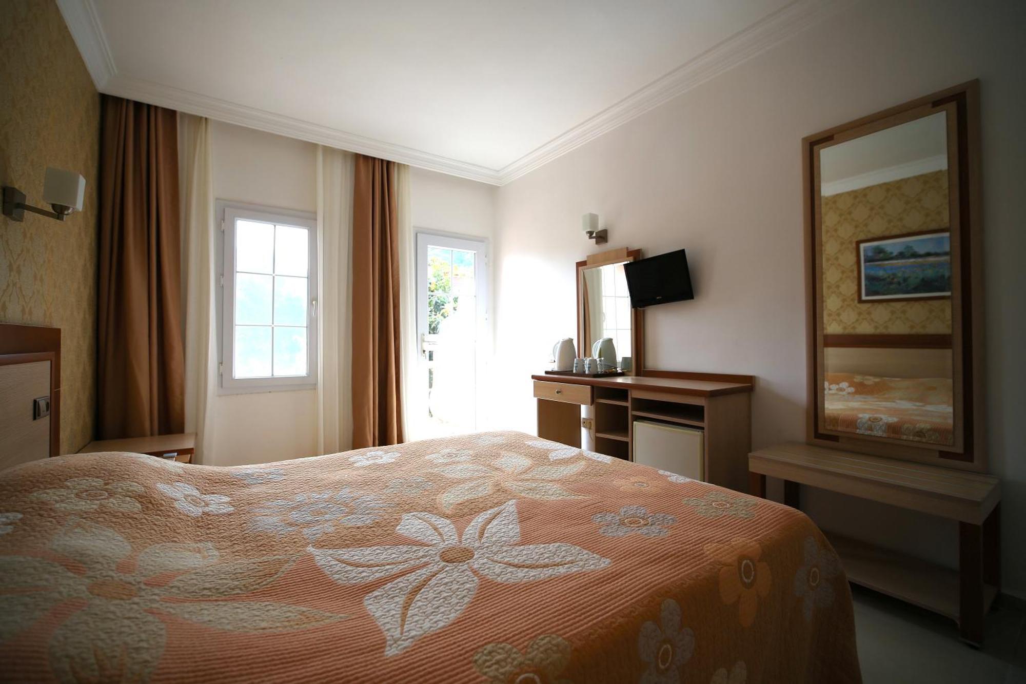 Otel Turquoise 4*