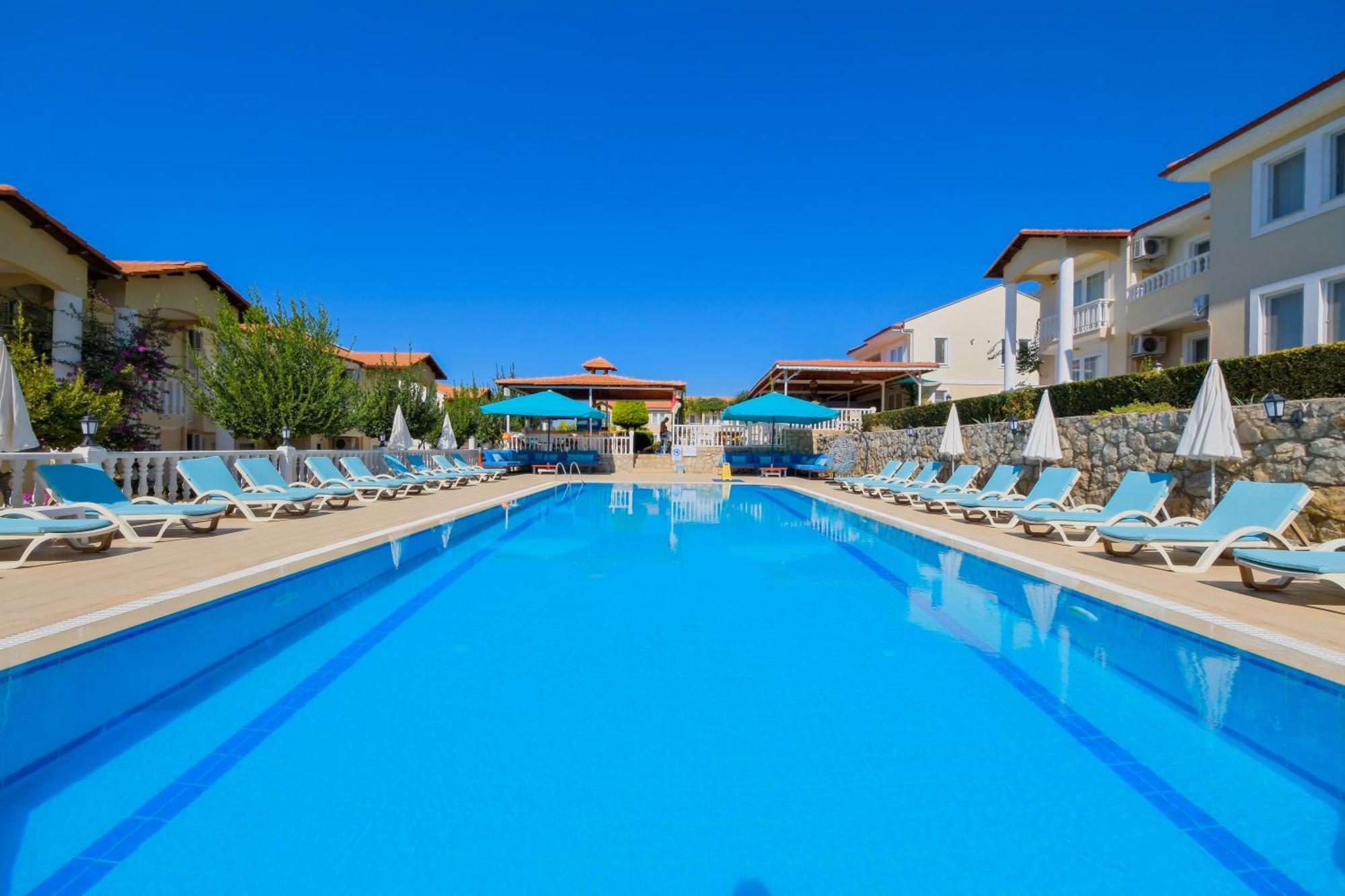Larimar Otel 2*