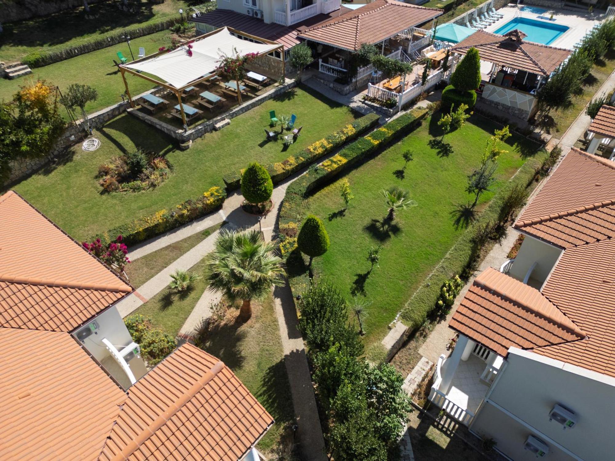 Otel Larimar 2*