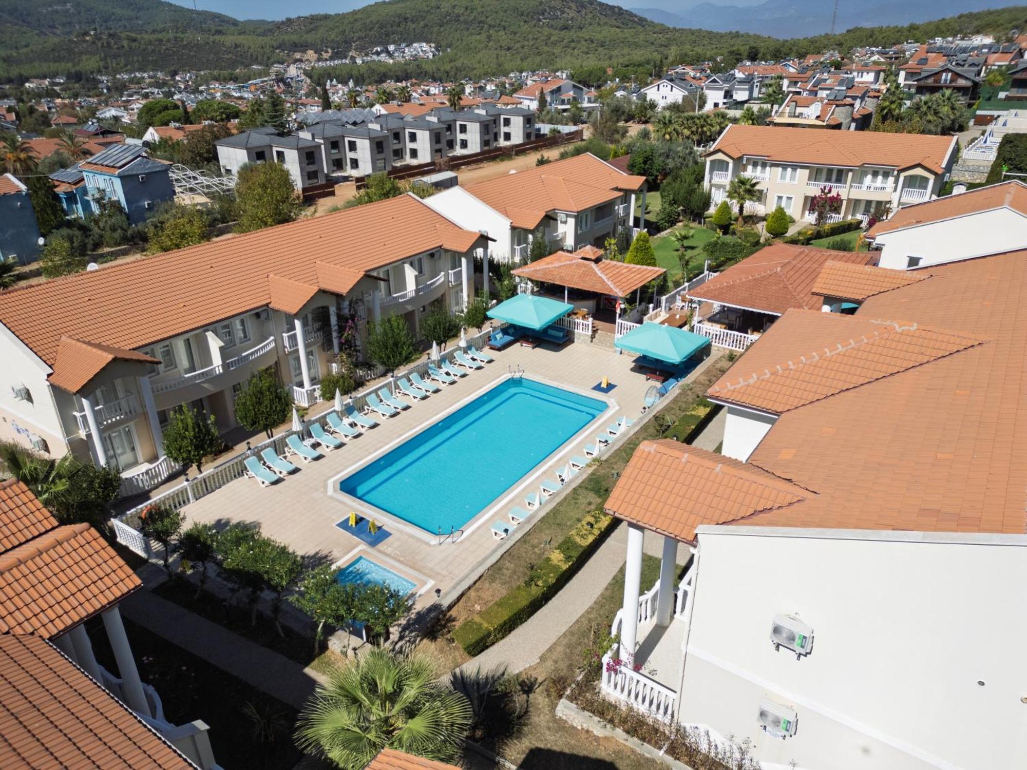 Larimar Hotel