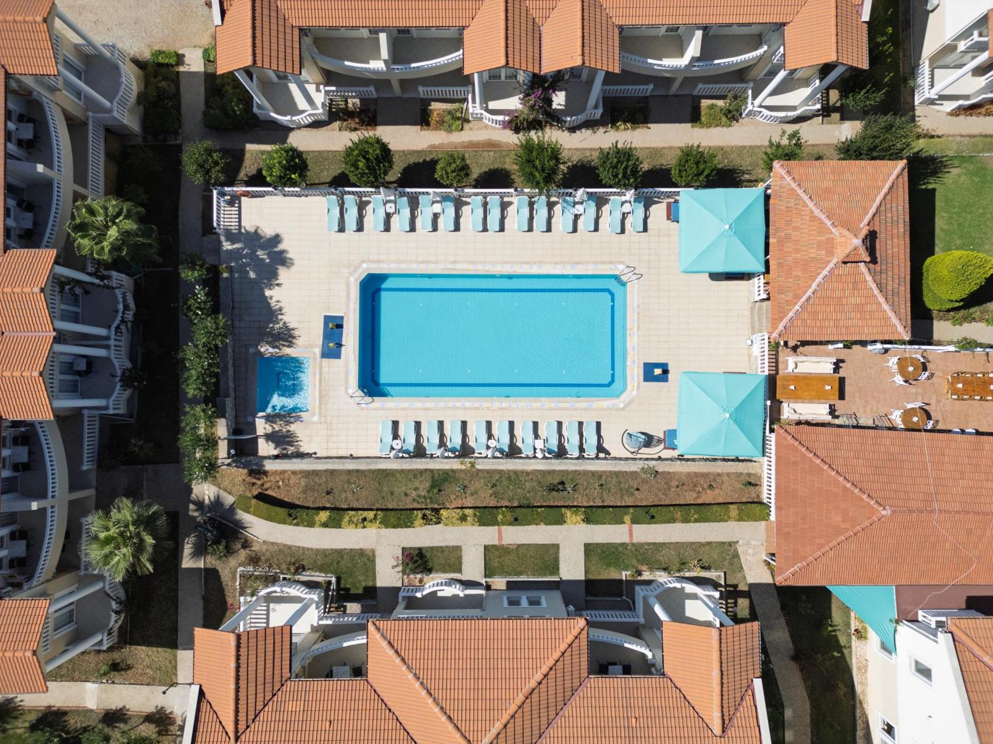Larimar Oludeniz