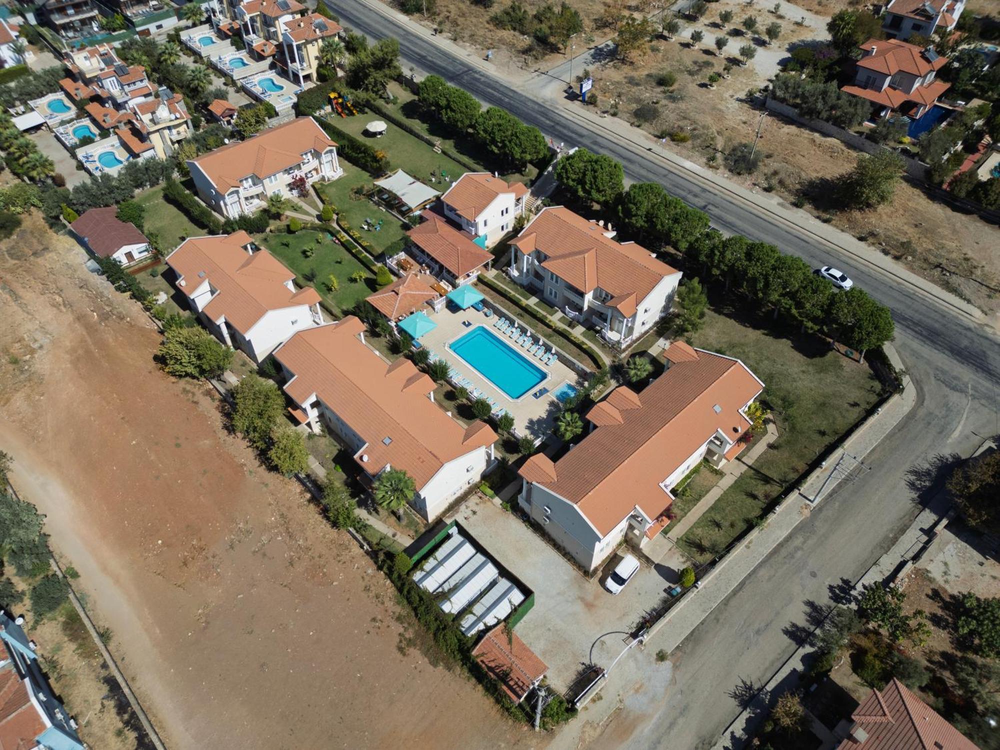 Larimar Hotel 2*