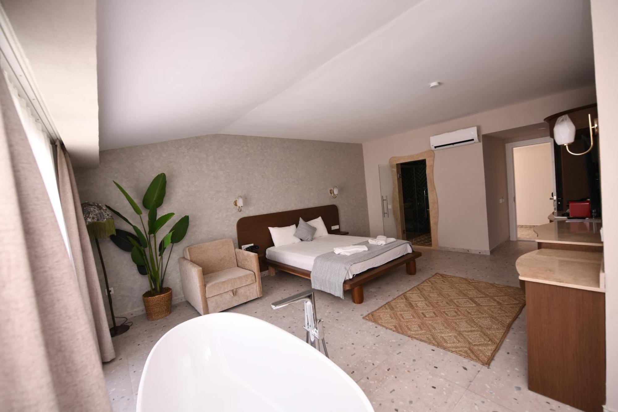 Montebello Deluxe Otel