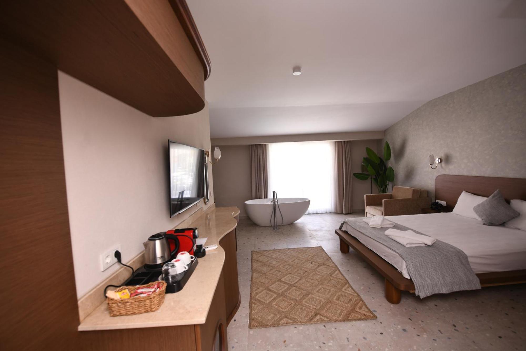 Otel Montebello Deluxe 3*