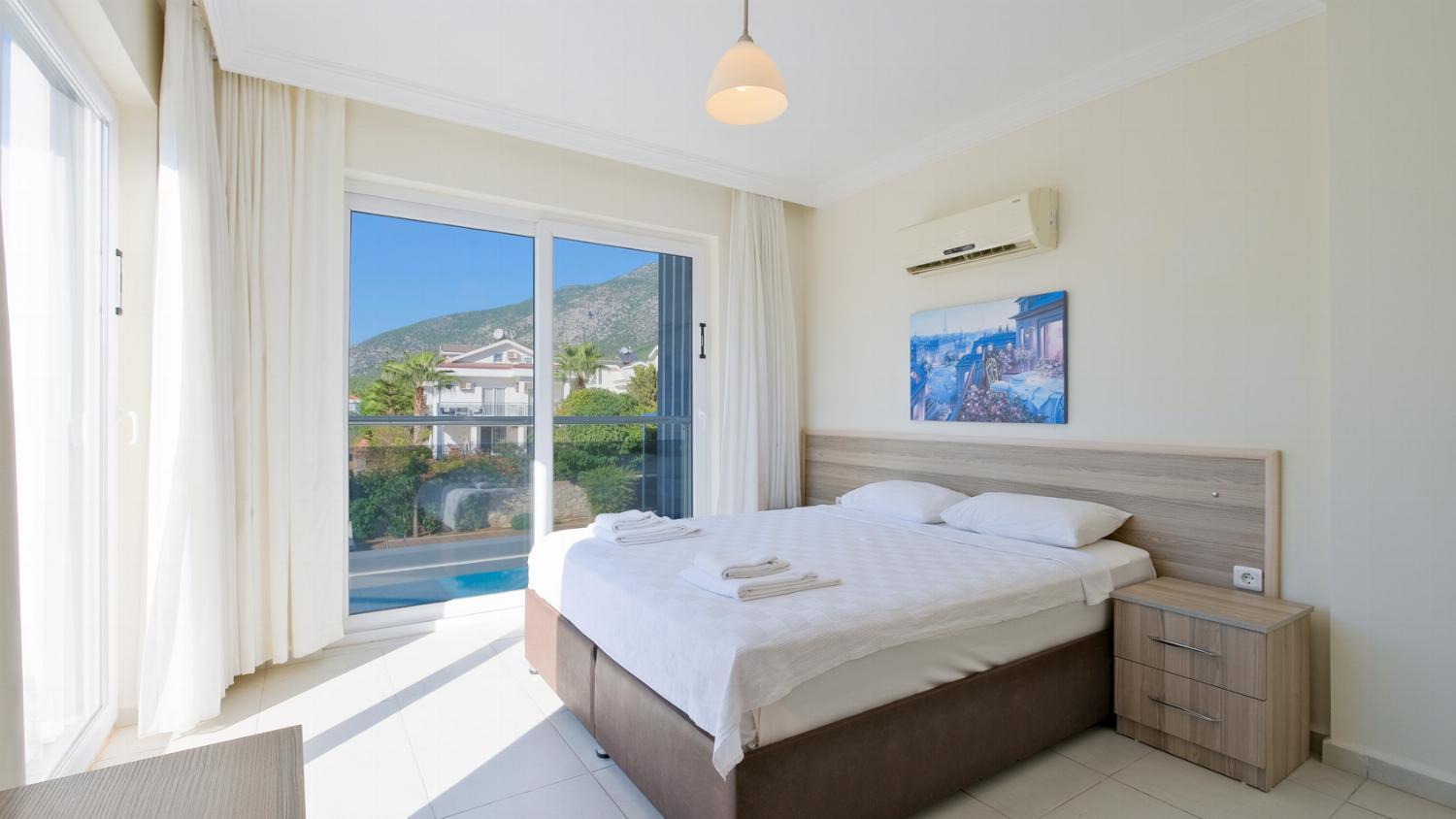 Orka Crystal Villa *