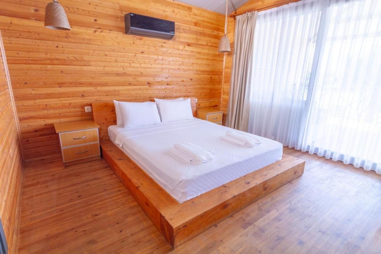 222 Bed & Breakfast