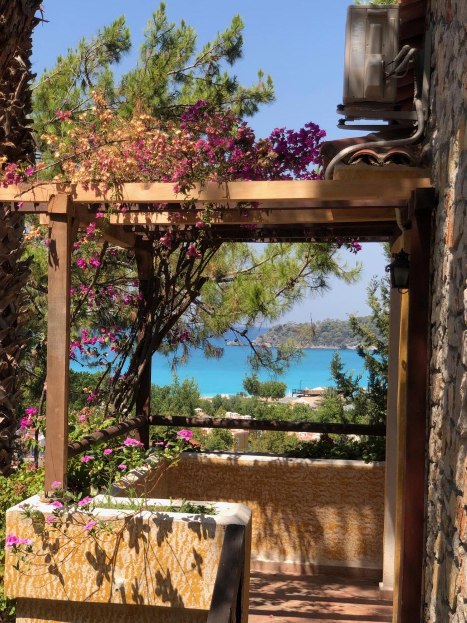 Hotel Symbola 3*