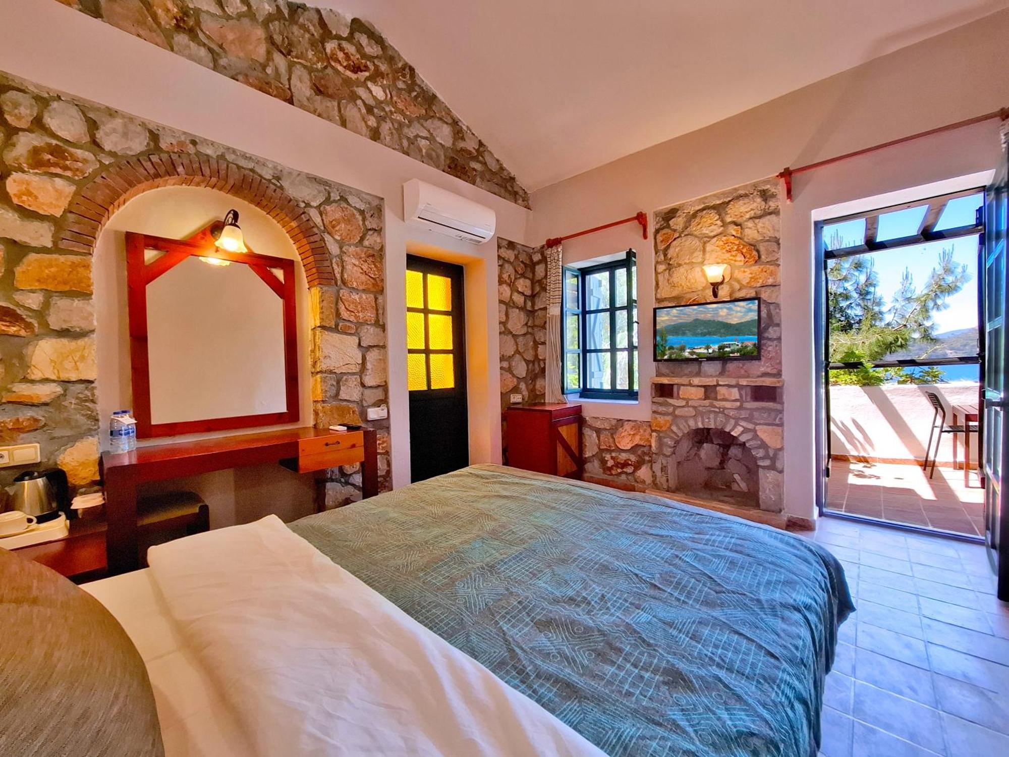 Hotel Symbola 3*