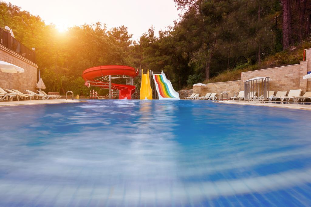 Hotel Pine Valley 4*
