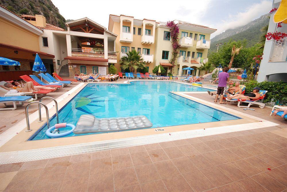 Montebello Deluxe Otel 3*