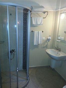 Hotel Grove 2*