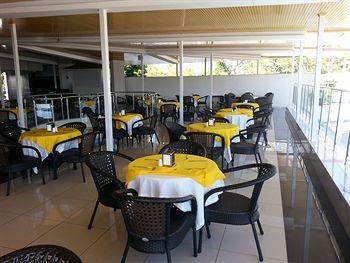 Grove Hotel