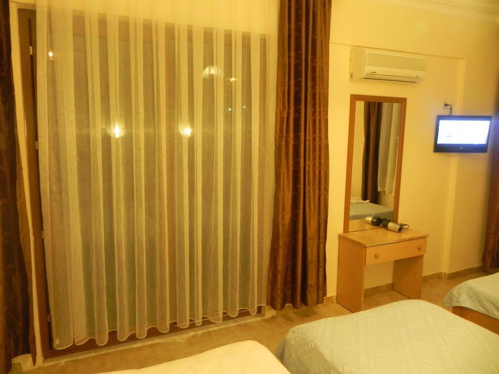 Star Hotel *