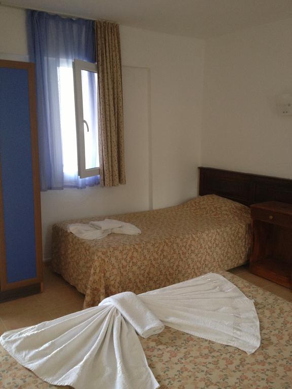 Hotel R.e.d. 3*