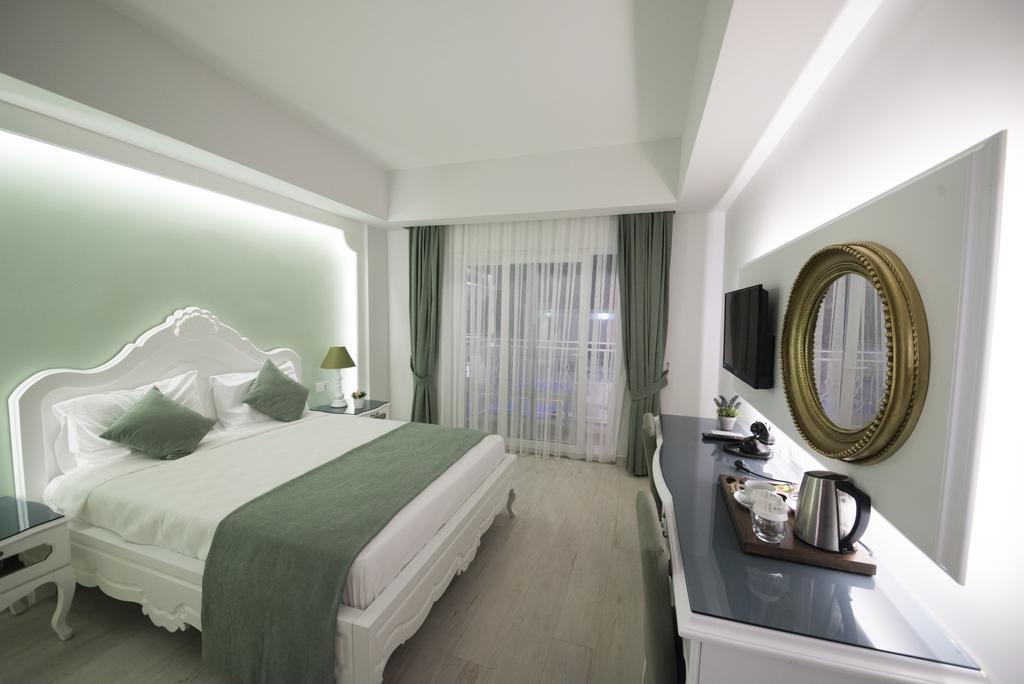 Otel Montebello Deluxe 3*