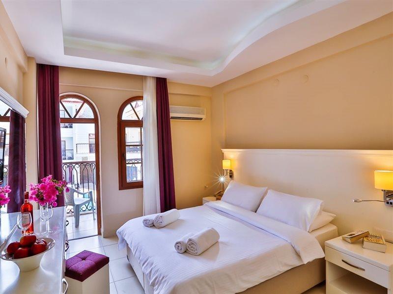Hotel Golden Life &