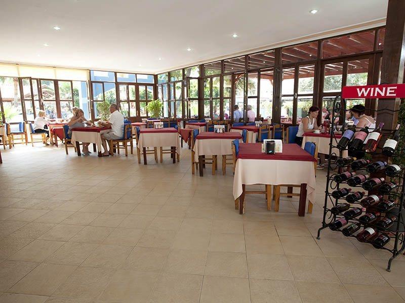 Otel Karbel 2*