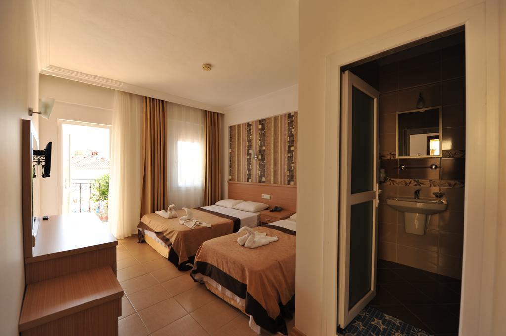Taner Hotel 3*