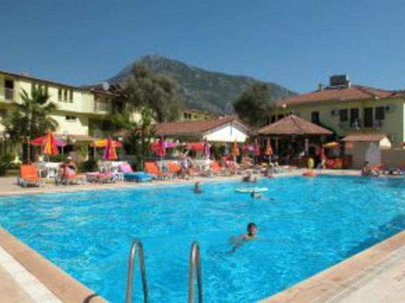 Carmina Otel
