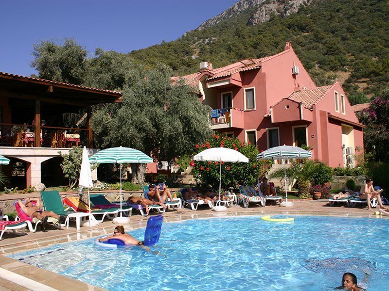 Hotel Katre 4*