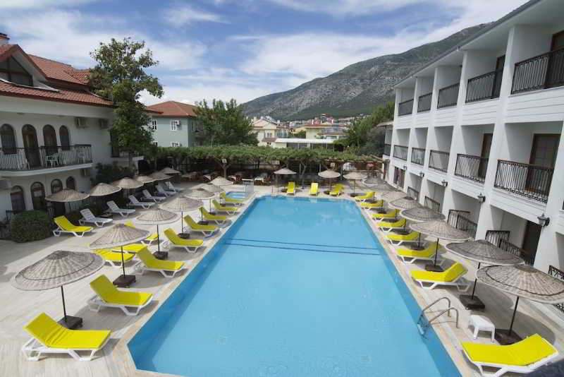 Hotel Golden Life &
