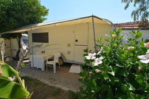 Kamp alanı Golden Club & Caravan Holidays 3*