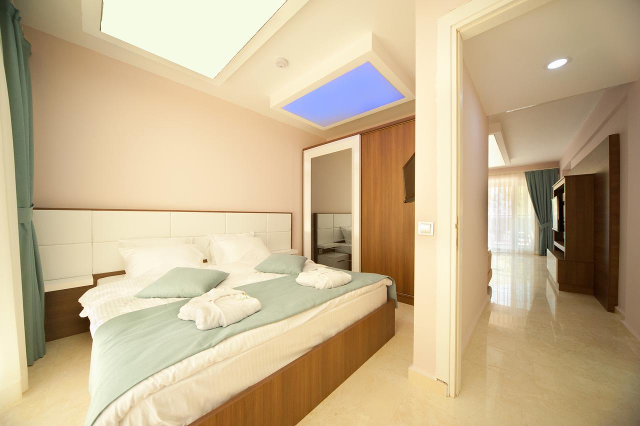 Evra Hotel