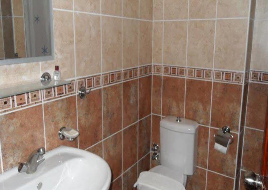 Grove Hotel 2*