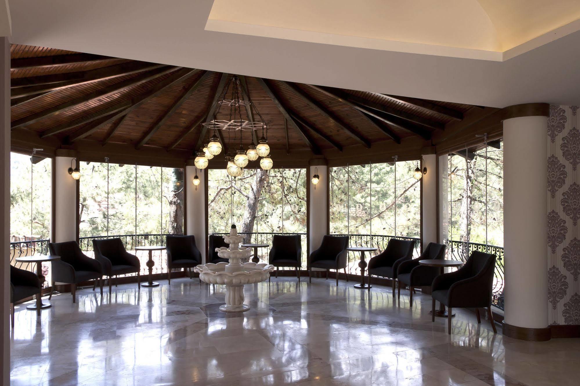 Hotel Pine Valley 4*