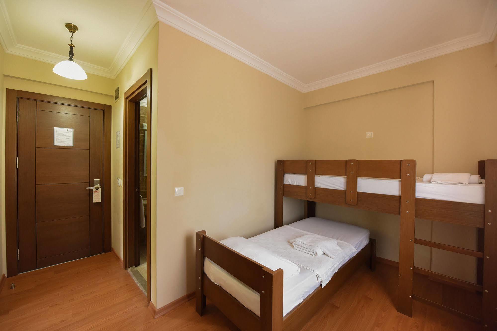 Hotel Pine Valley 4*