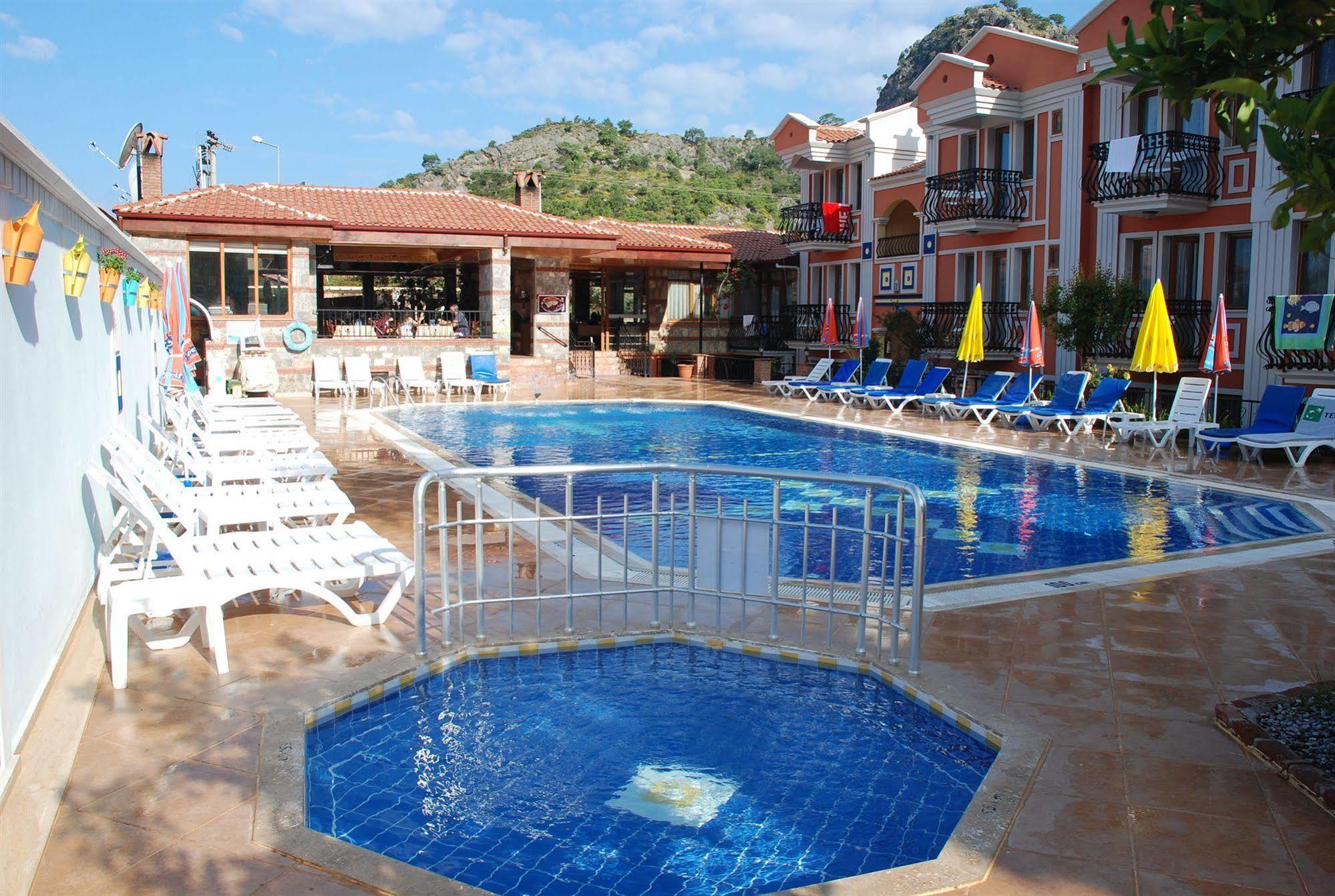 Magic Tulip Hotel 3*