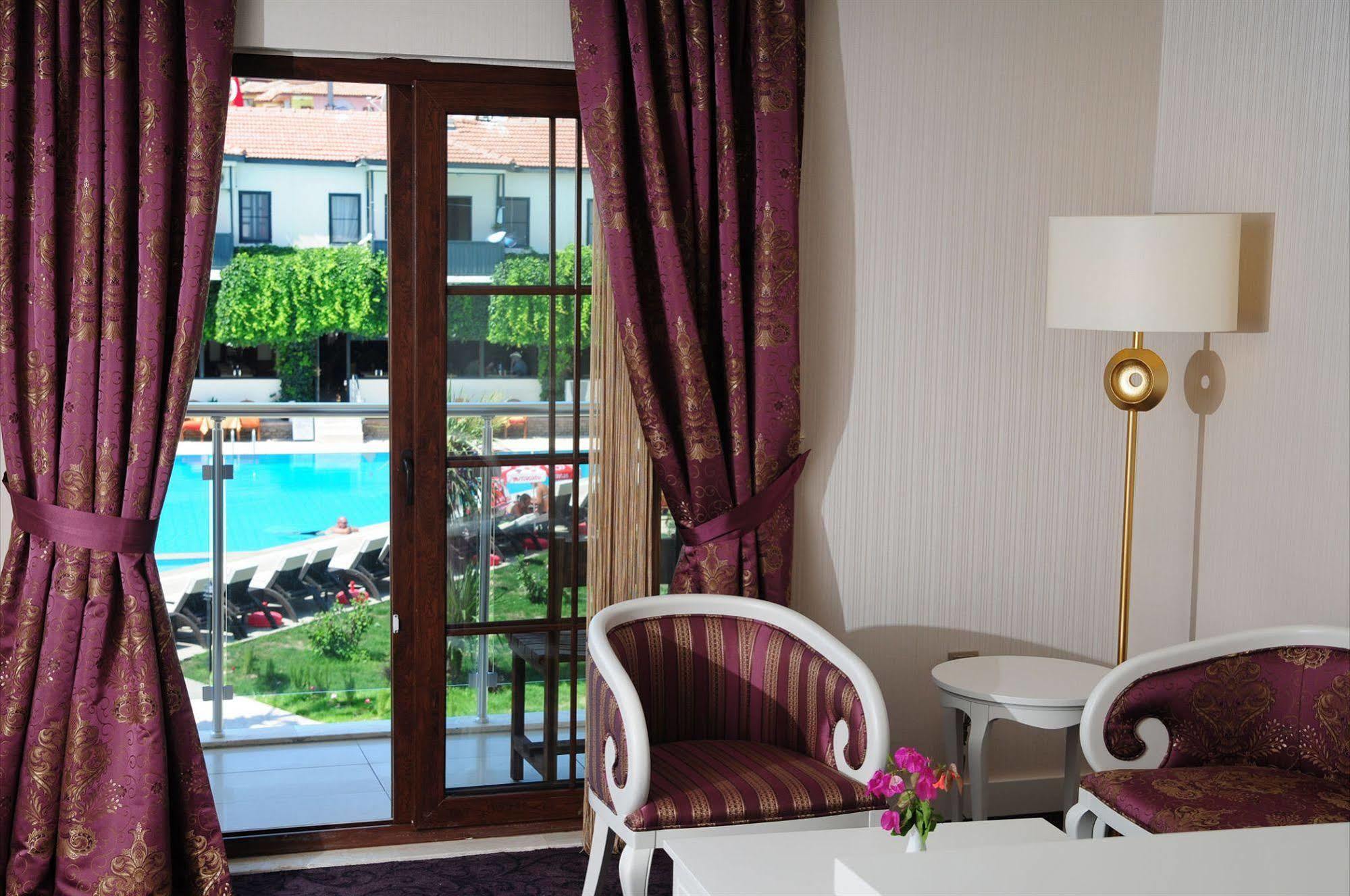 Otel Deluxe 4*