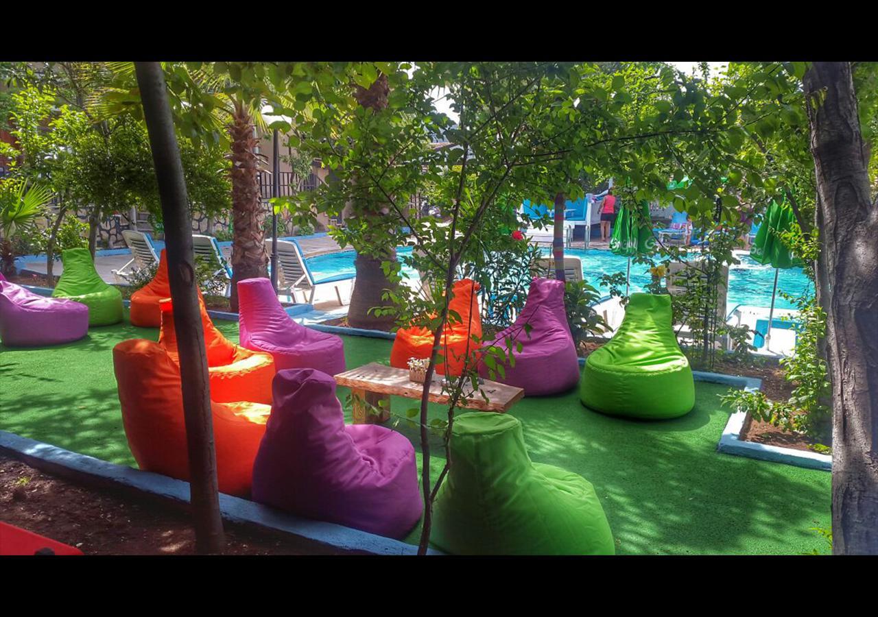 New St. Nicholas Garden Oda ve Kahvaltı