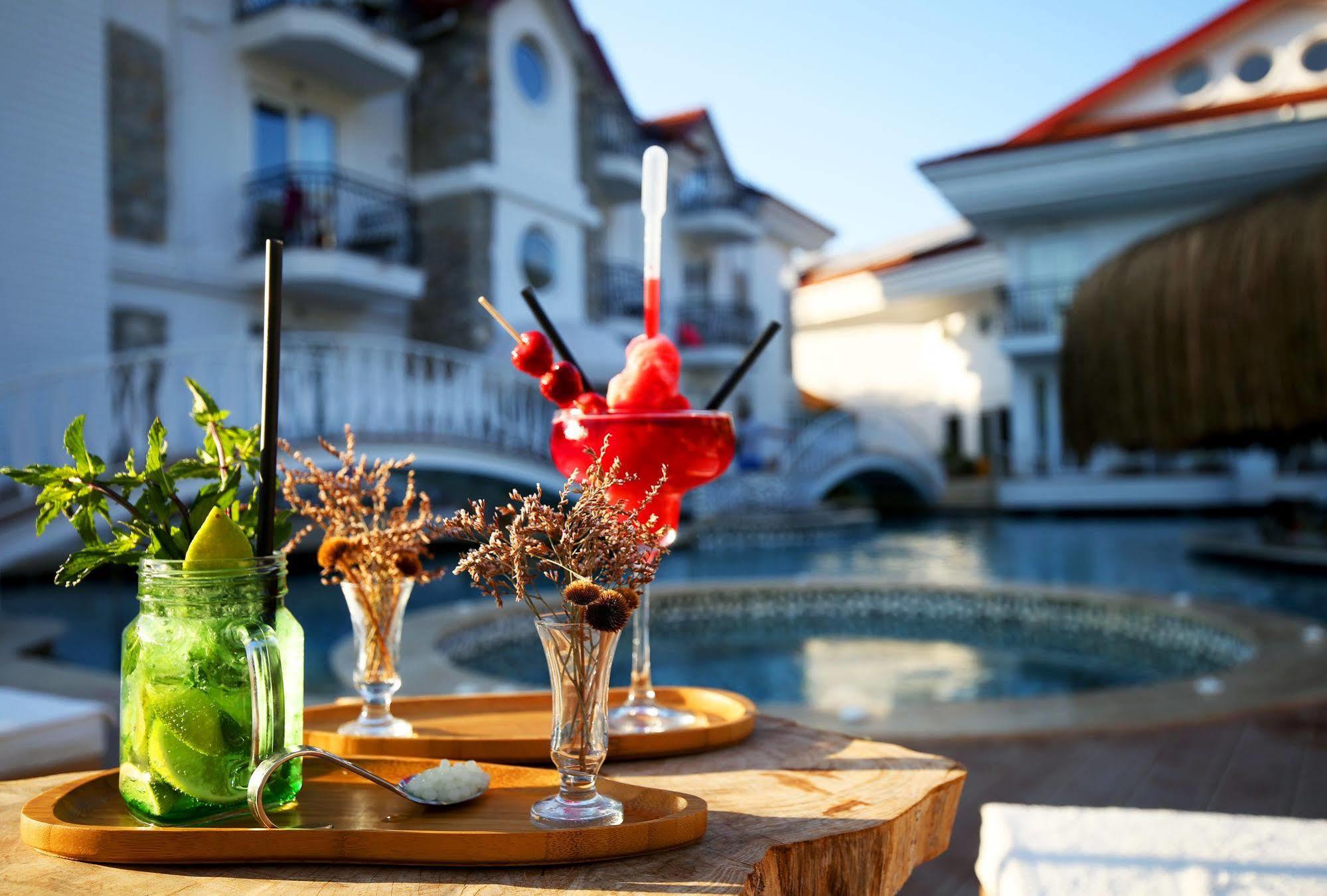 Pinehill & Hotel 3*