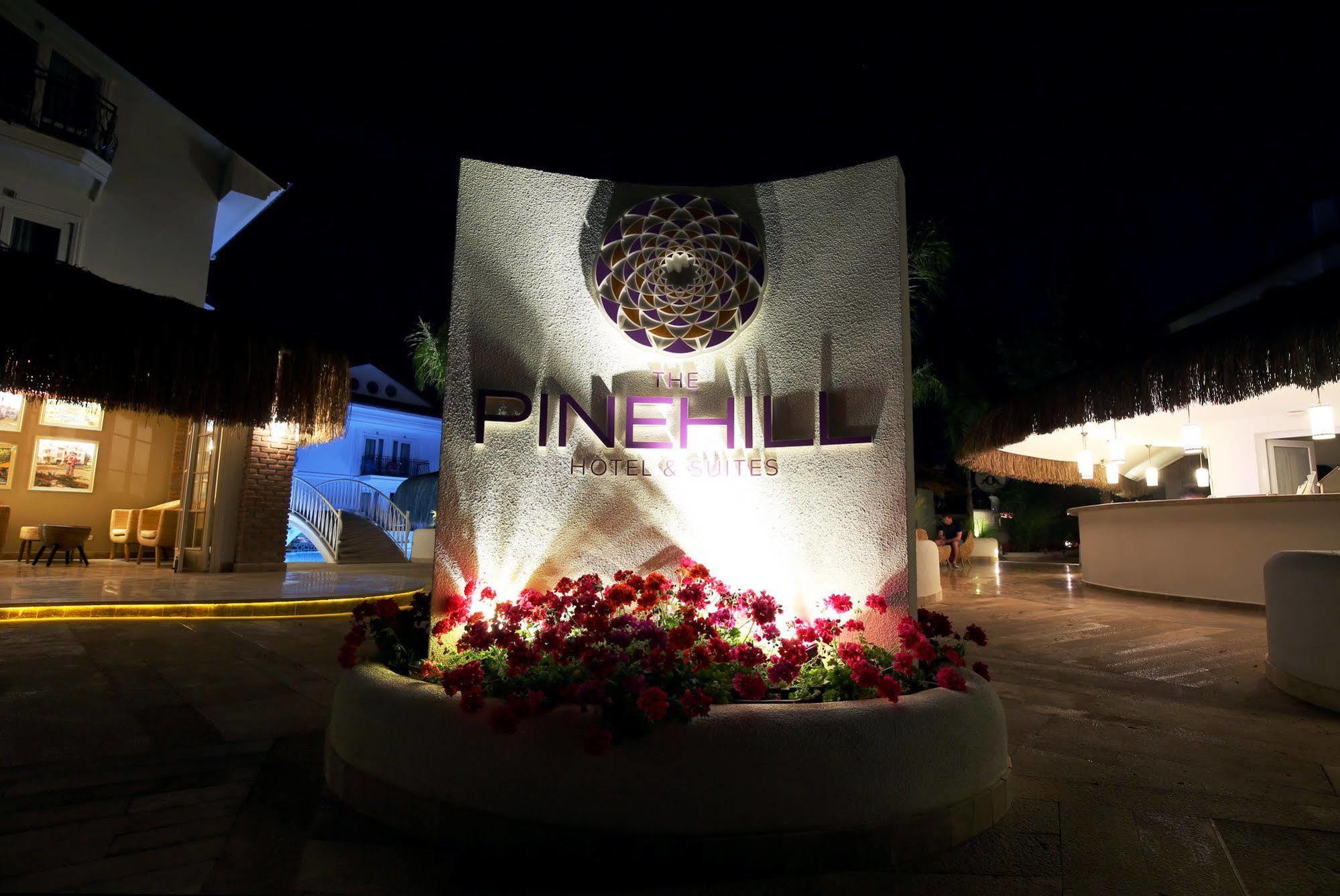 Pinehill & Hotel