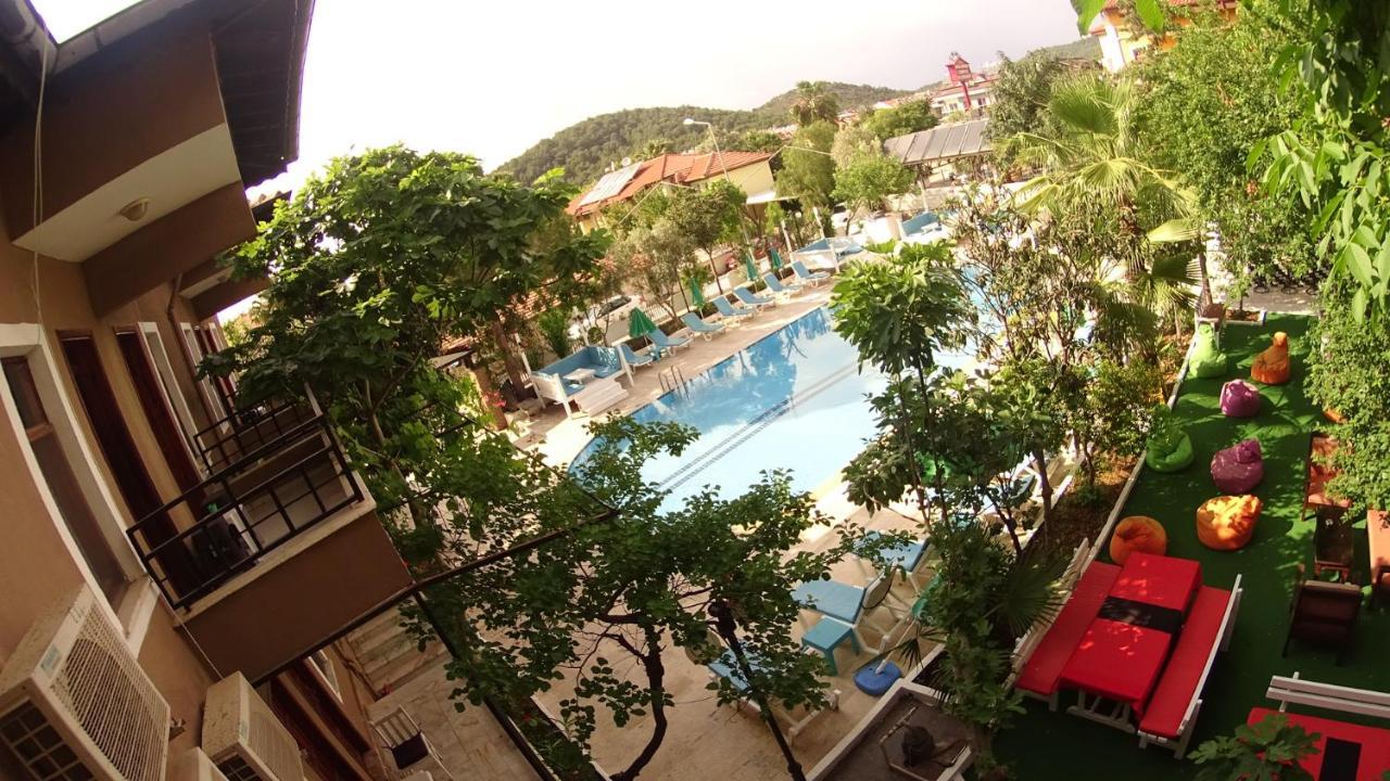 New St. Nicholas Garden Oda ve Kahvaltı *