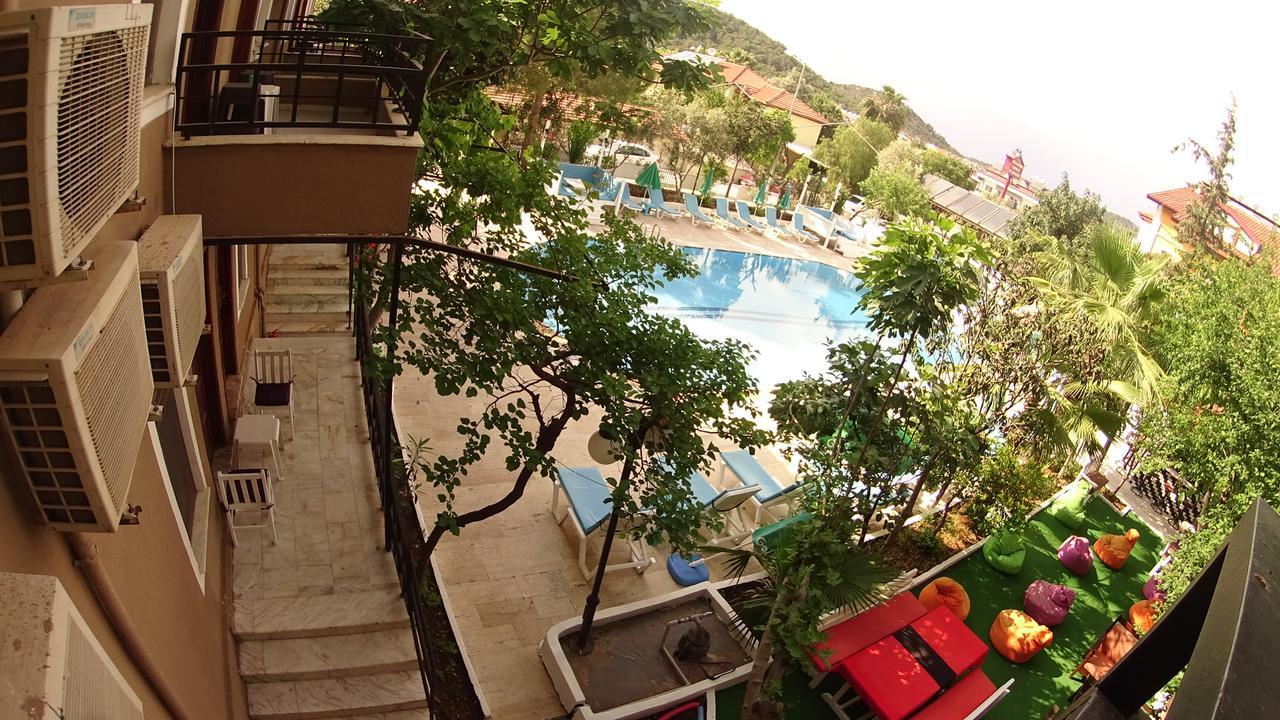New St. Nicholas Garden Oda ve Kahvaltı