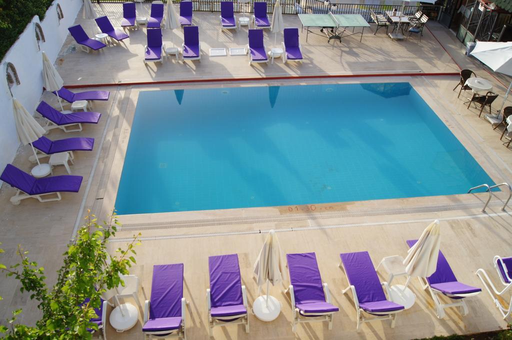 Hotel Forever 2*