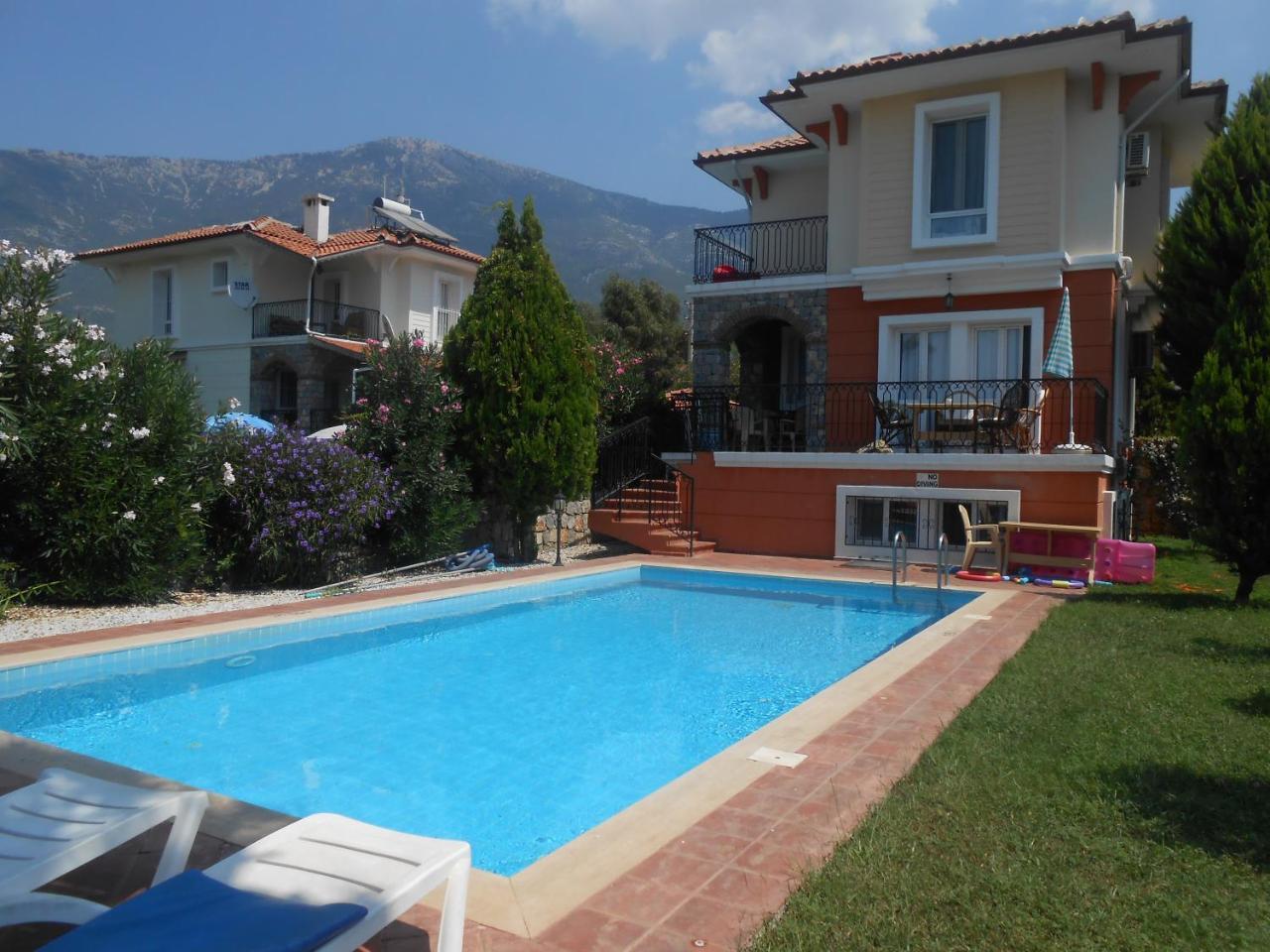 Dolphin Ovacik Villa *