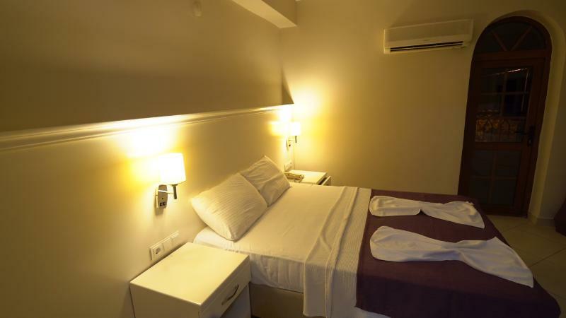 Golden Life & Hotel