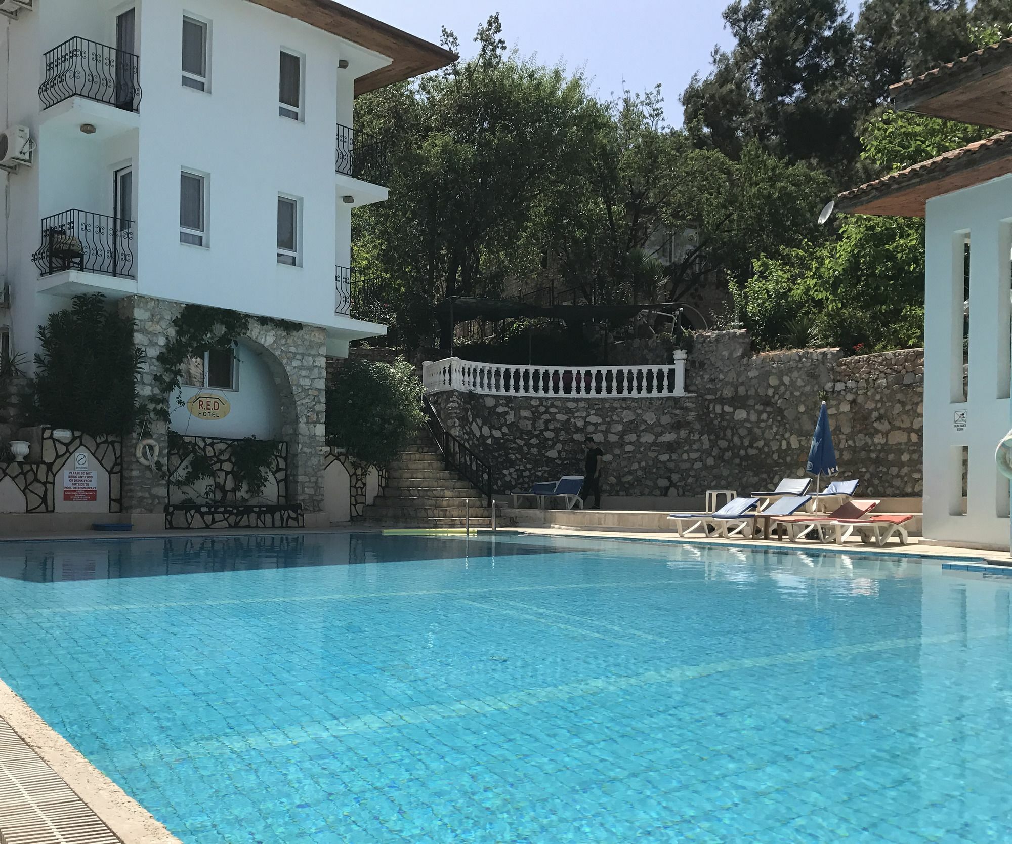 Hotel R.e.d.