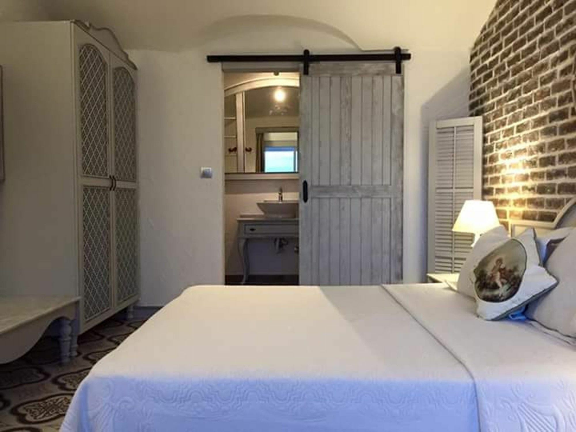 Hotel S3 Orange