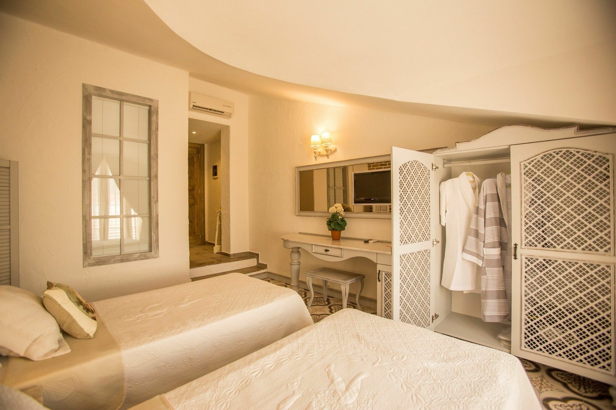 Hotel S3 Orange