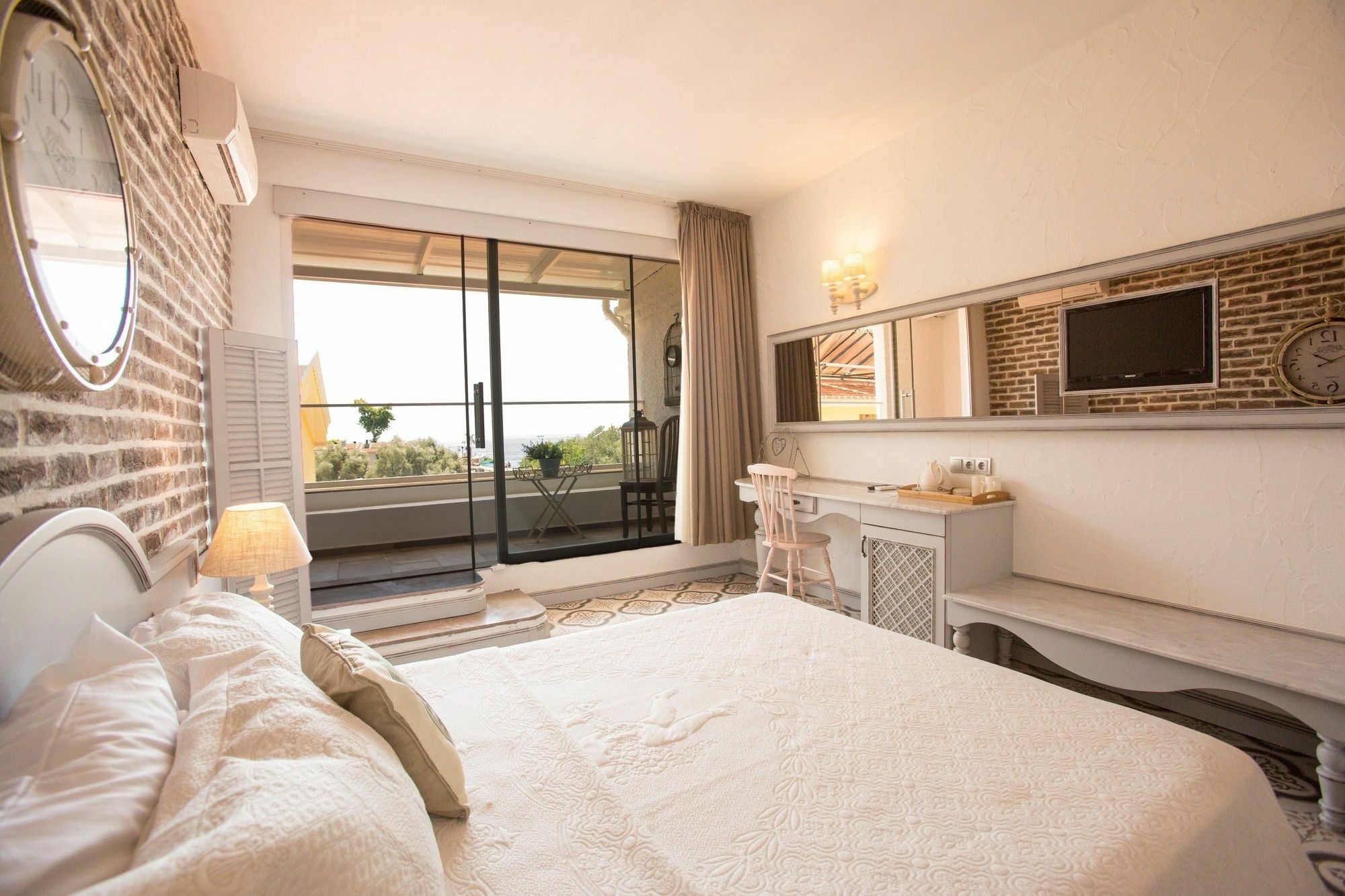 S3 Orange Hotel 3*