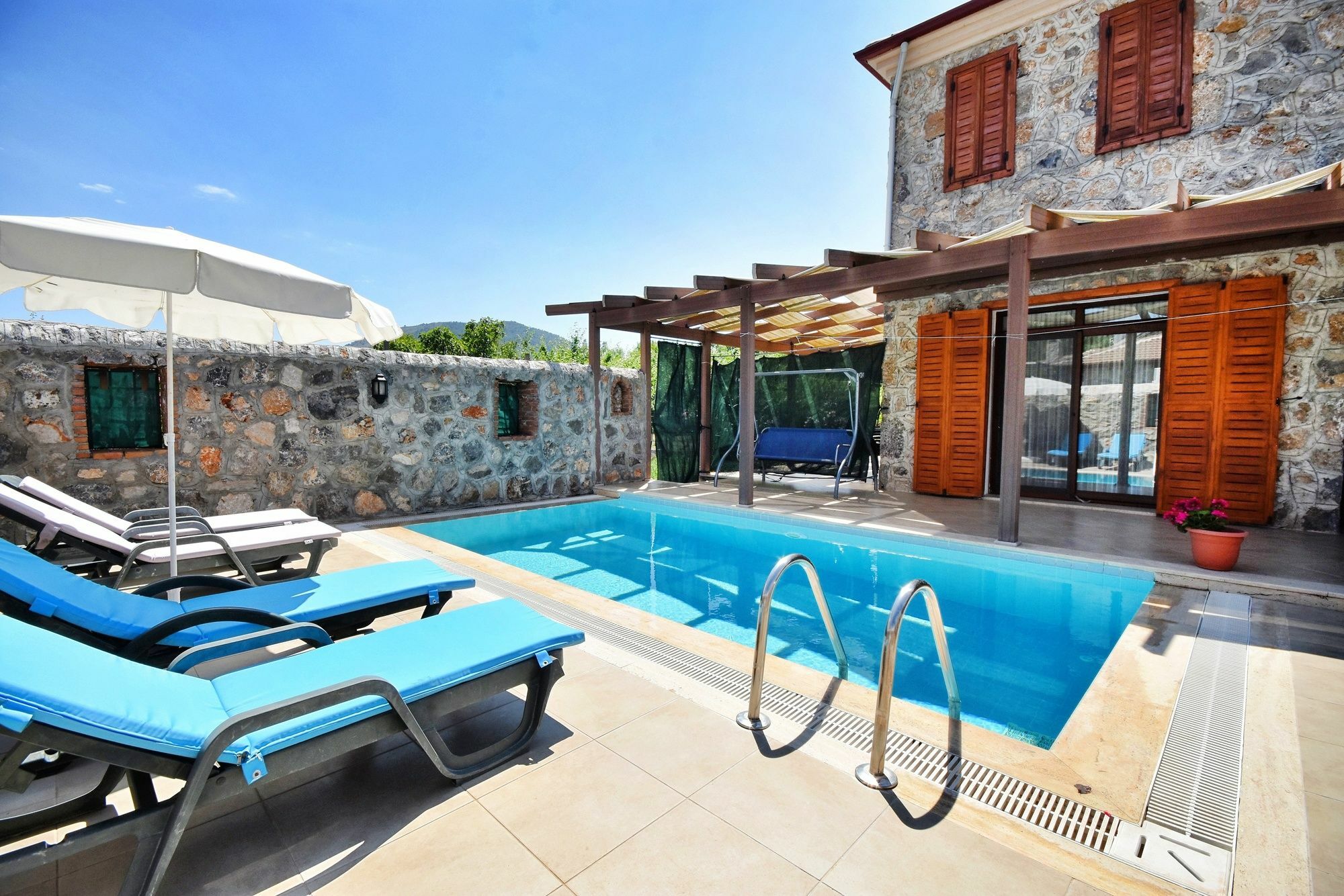 Kay1100 Sal 2 Bedrooms Villa *