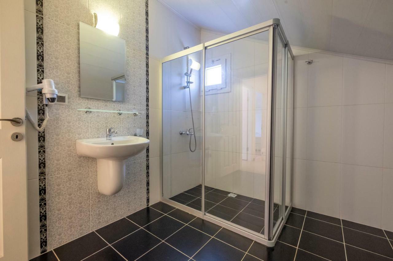 Orka Golden Heights 7 *